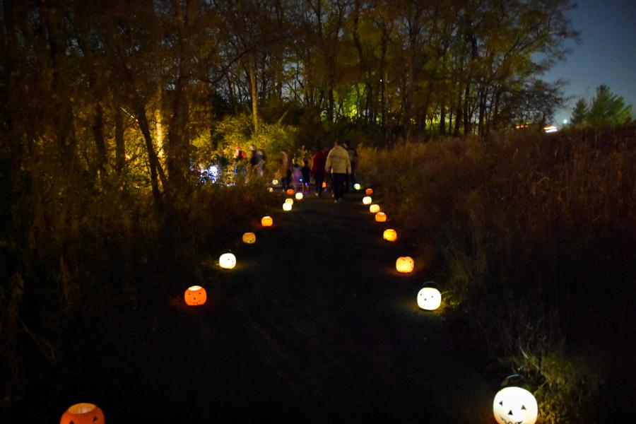(1 nights) | Independence, of City Oct. 4 MO Enchanted Forest 20 - of
